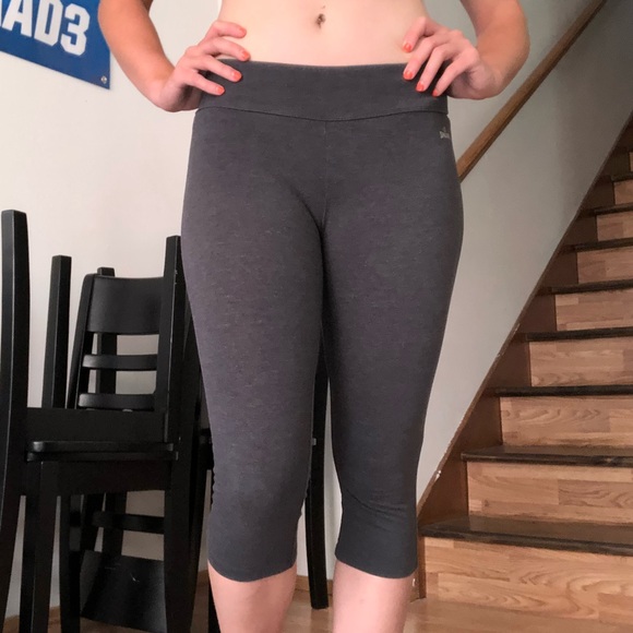 Spalding Grey Capri Workout Leggings 